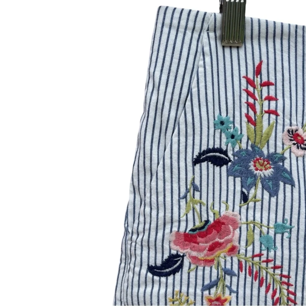 LOFT Boho Striped Embroidered High-Rise Shorts in Blue/White Size 4 -- SO PRETTY - Picture 5 of 10
